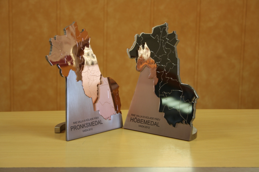 Lihvitud roostevaba teras ja poleeritud vask ning poleeritud messing